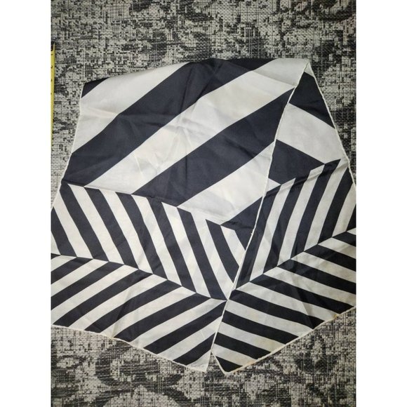 Vintage Echo White and Black Striped chevron  Hand Turned Hem Neck Scarf 1980 - Picture 2 of 5